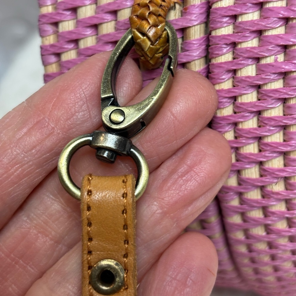 Atabali Rattan Vegan Round Crossbody Purse - Picture 14 of 15